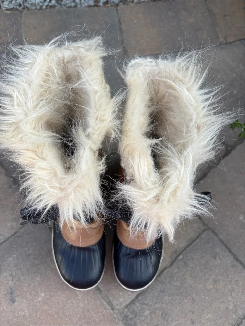 Kids' Tofino II Faux Fur‎ Lined Waterproof Boot.  Size 4